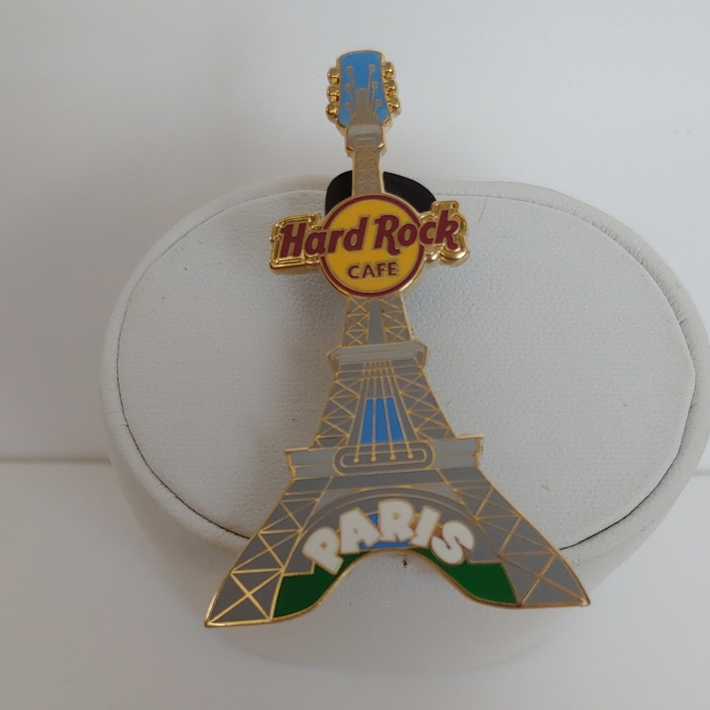 PARIS Hard Rock Cafe Collectable Pin